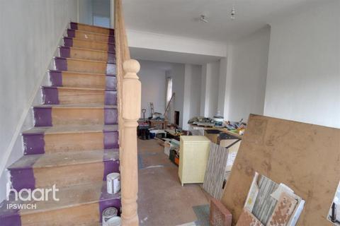 2 bedroom terraced house to rent, Bramford Road, Ipswich