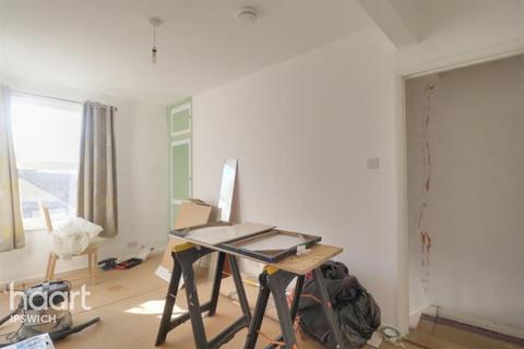2 bedroom terraced house to rent, Bramford Road, Ipswich