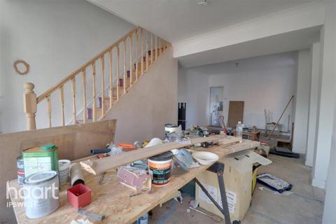 2 bedroom terraced house to rent, Bramford Road, Ipswich