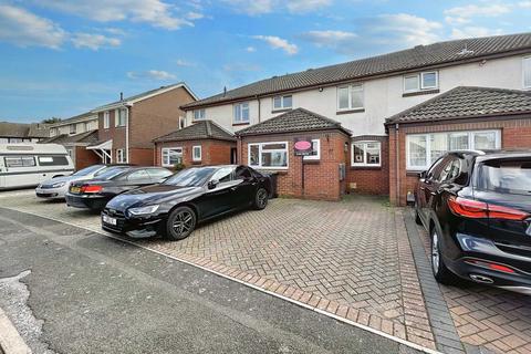 4 bedroom terraced house to rent, Ladysmith Close, Christchurch BH23