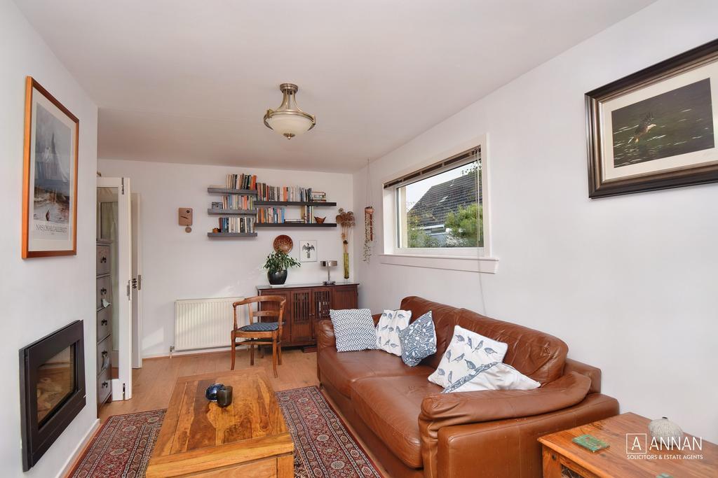 121 Mayfield Crescent, Musselburgh, EH21 6EU 2 bed end of terrace house
