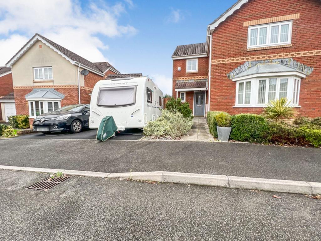Pant Bryn Isaf, Llwynhendy, Llanelli, Carmarthenshire, SA14 4 bed