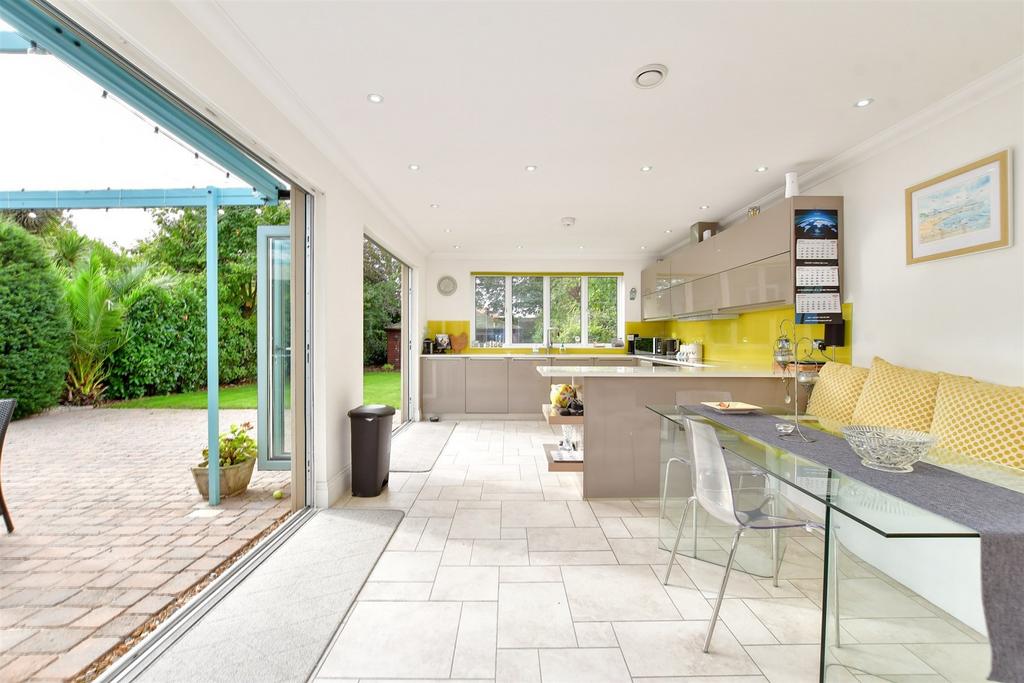 Ramsgate Road, Broadstairs, Kent 4 bed detached house for sale £650,000