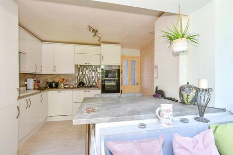 99 Westgate Close, Canterbury, CT2 8JH