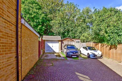 99 Westgate Close, Canterbury, CT2 8JH