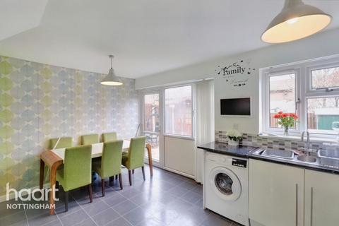 3 bedroom terraced house for sale, Harlaxton Walk, St Anns