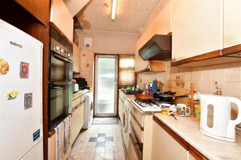 3 Cedar Road, Romford, RM7 7JR