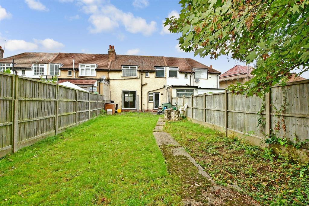 Cedar Road, Romford, Essex 3 bed terraced house - £275,000