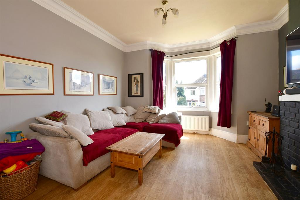 Queens Road, Crowborough, East Sussex 4 bed semidetached house for