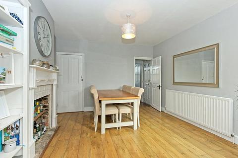 3 bedroom semi-detached house for sale - Valenciennes Road, Sittingbourne, Kent, ME10