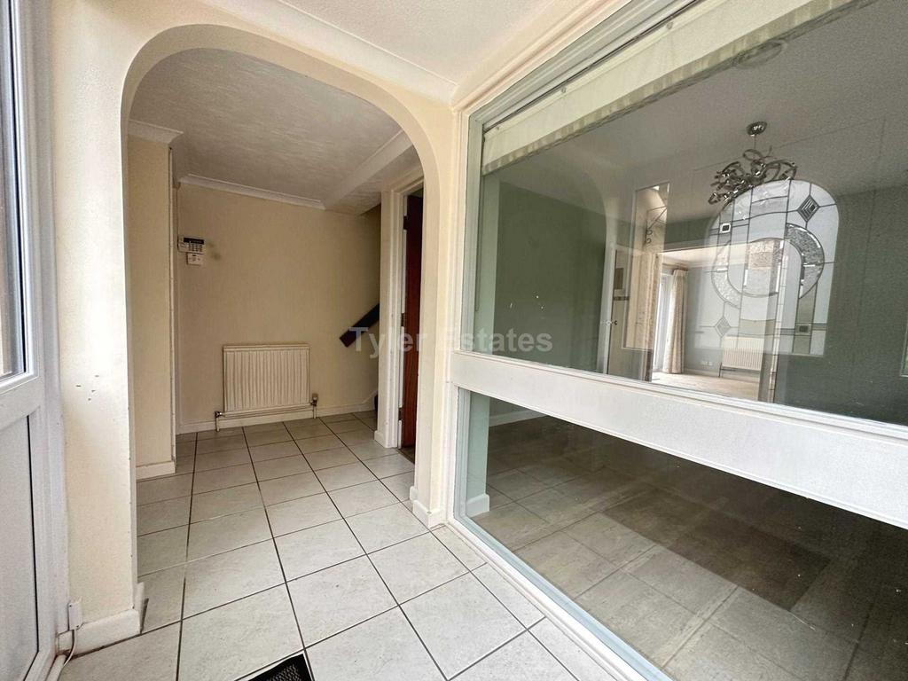 Kennel Lane, Billericay CM11 5 bed detached house for sale £700,000