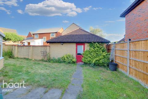 3 bedroom detached house for sale, Davis Road, Grays