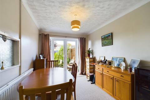 3 bedroom semi-detached house for sale - Stonechat Avenue, Abbeydale, Gloucester, Gloucestershire, GL4