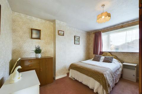 3 bedroom semi-detached house for sale - Stonechat Avenue, Abbeydale, Gloucester, Gloucestershire, GL4