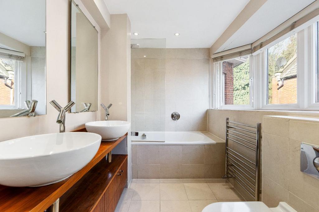 Master en-suite