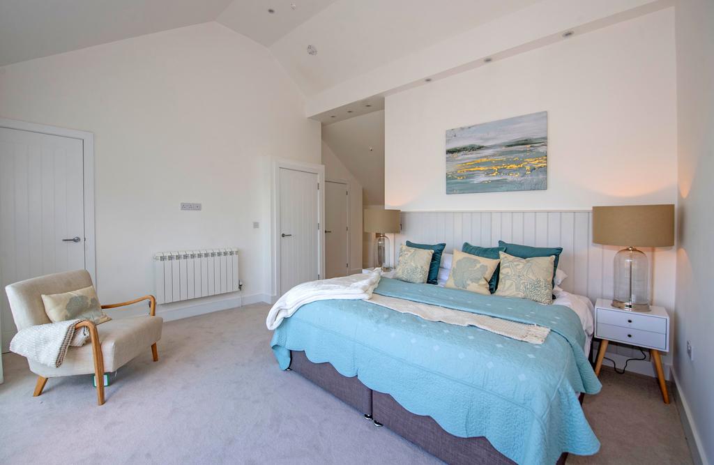 A page   260923 Caradog Court Ferryside 11.jpg