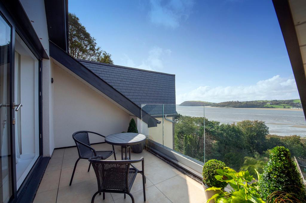 A page   260923 Caradog Court Ferryside 05.jpg