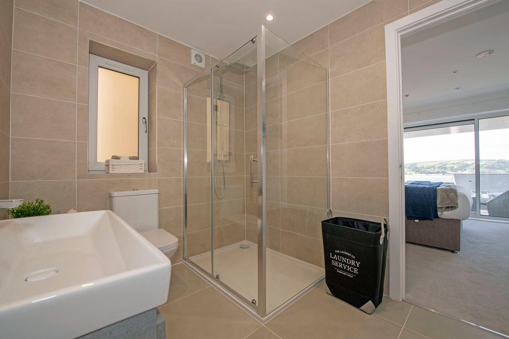 A page   260923 Caradog Court Ferryside 34.jpg