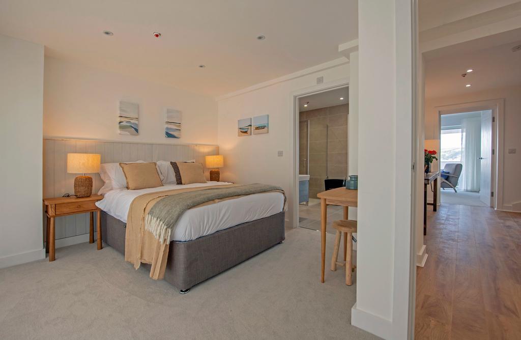 A page   260923 Caradog Court Ferryside 33.jpg