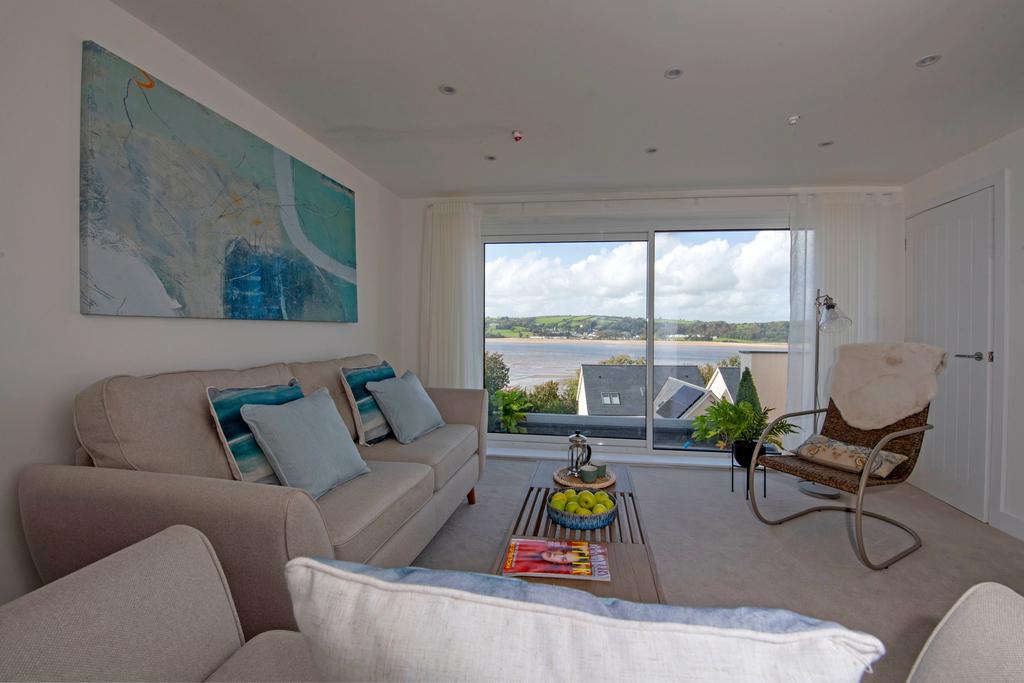 A page   260923 Caradog Court Ferryside 14.jpg