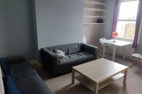 4 bedroom flat share to rent - Richmond Way, London W14