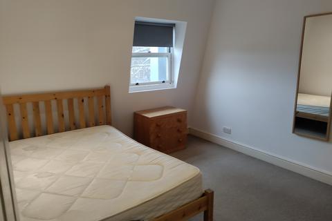 4 bedroom flat share to rent, Richmond Way, London W14