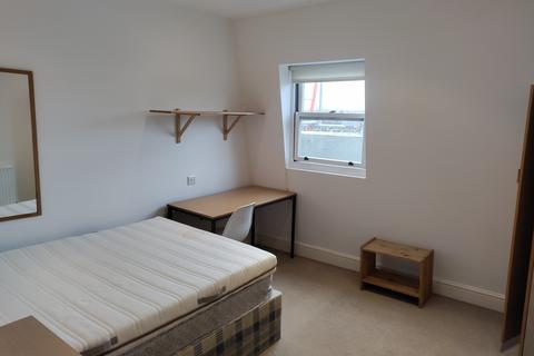 4 bedroom flat share to rent, Richmond Way, London W14