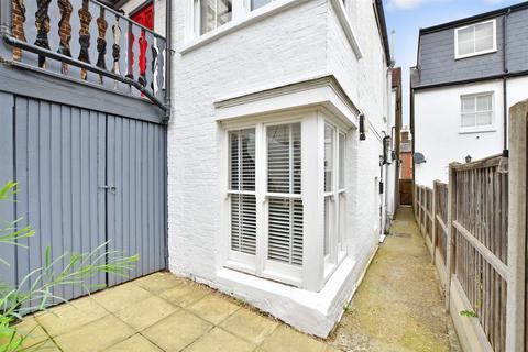 1 bedroom ground floor maisonette for sale, Lesbourne Road, Reigate, Surrey