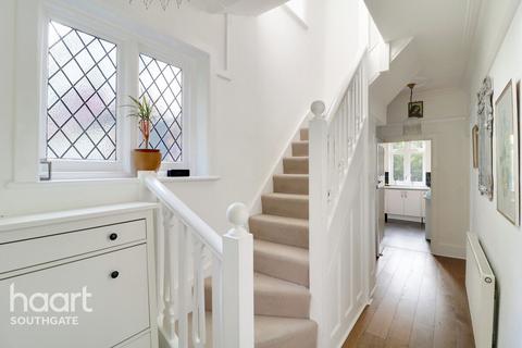 100 Park Avenue, Enfield, EN1 2HN