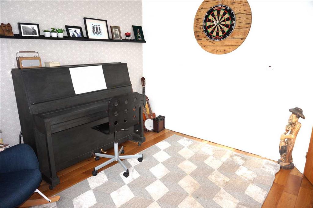 Music room / bedroom