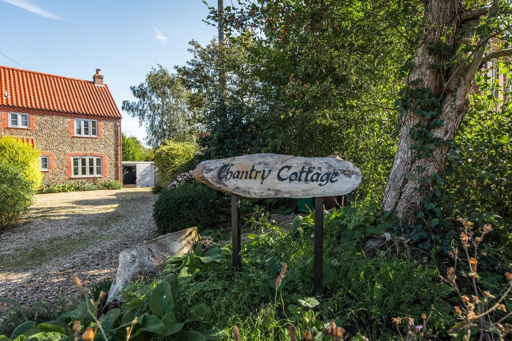 Aylmerton 3 bed semidetached house for sale £445,000