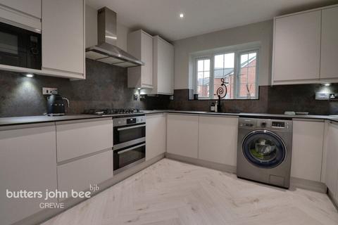 42 Alfred King Close, Shavington, Crewe, CW2 5UW