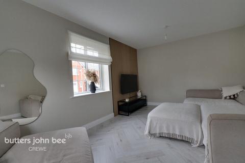 42 Alfred King Close, Shavington, Crewe, CW2 5UW