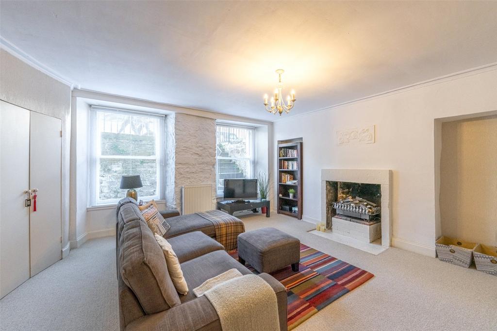 35A St. Patrick Square, Edinburgh, EH8 1 bed flat for sale £240,000
