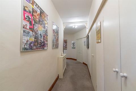 35a St. Patrick Square, EH8 9EU