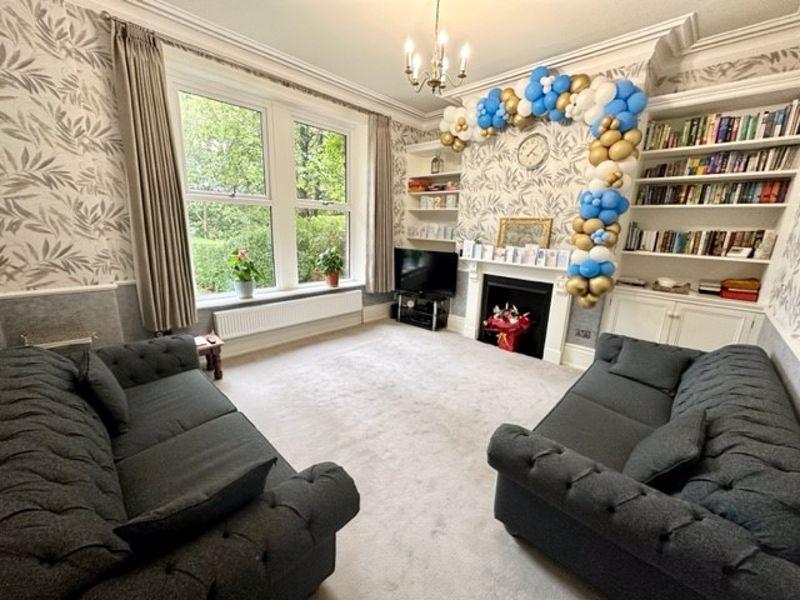 Savile Park Road, Savile Park, Halifax 7 bed character property for