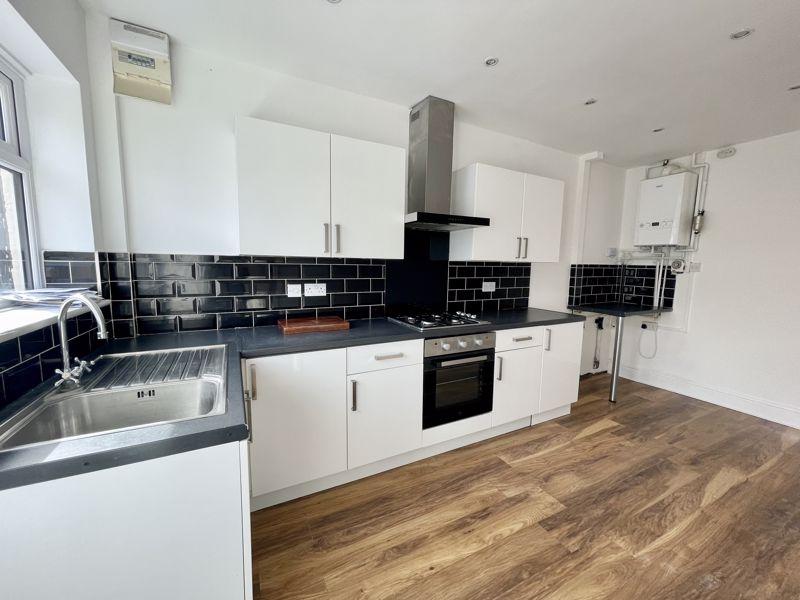 GRIMSBY ROAD, CLEETHORPES 2 bed end of terrace house for sale £90,000