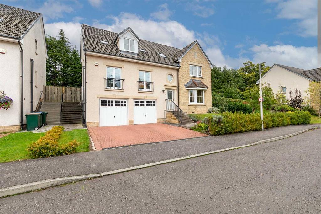 8 Cleeve Park, Perth, PH1 5 bed detached house for sale £450,000