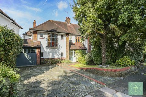 4 bedroom semi-detached house for sale, The Ridgeway, London, N14