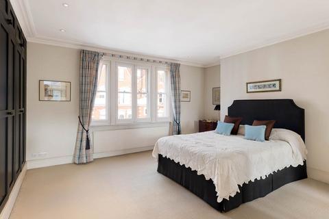 3 bedroom terraced house for sale, Gloucester Walk, Kensington, London