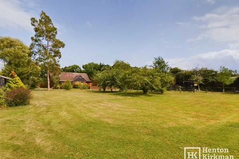 Oakwood Blind Lane, Billericay, CM12 9SN