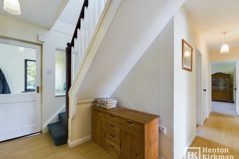 Oakwood Blind Lane, Billericay, CM12 9SN
