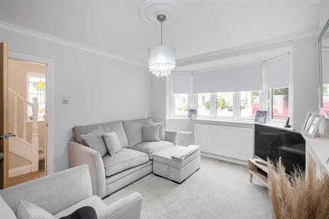 3 bedroom semi-detached house for sale - Leadale Avenue, Chingford