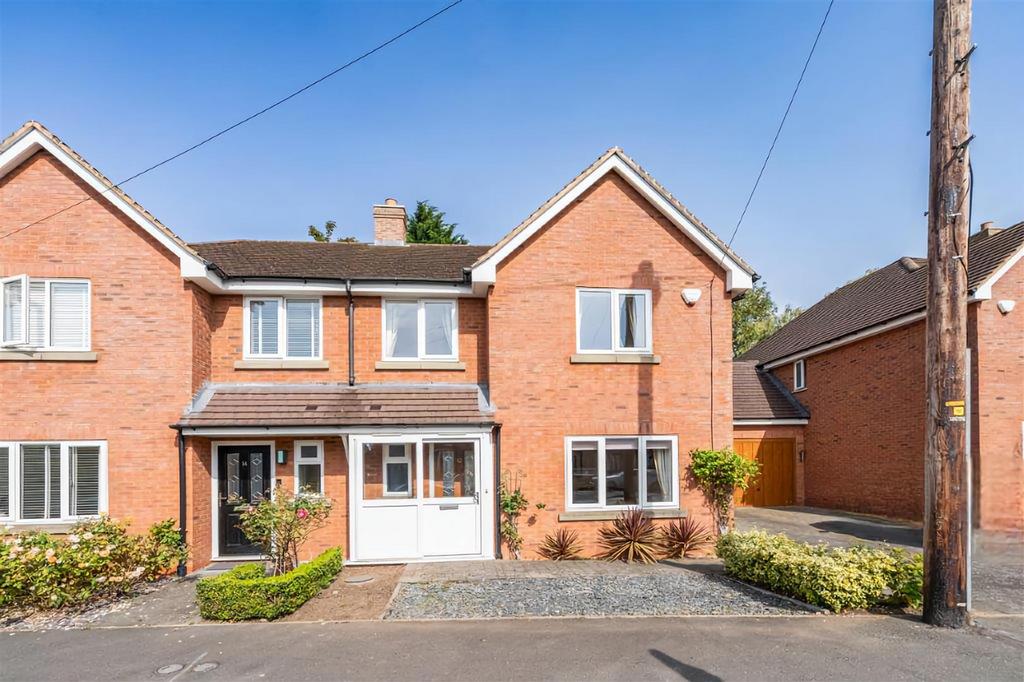 Brook Lane, Solihull 3 bed semidetached house for sale £350,000