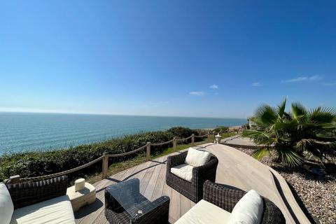 38 Lower Corniche, Hythe, CT21 5TP