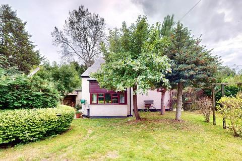 3-4, Old Sungate Cottages Collier Row Road, Romford, RM5 2BT