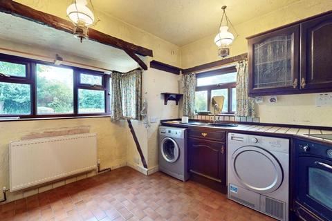 3-4, Old Sungate Cottages Collier Row Road, Romford, RM5 2BT