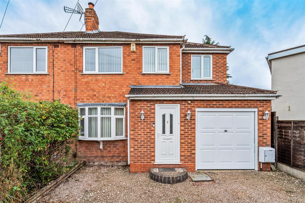 Chamberlain Crescent, Shirley, Solihull 4 bed semidetached house £