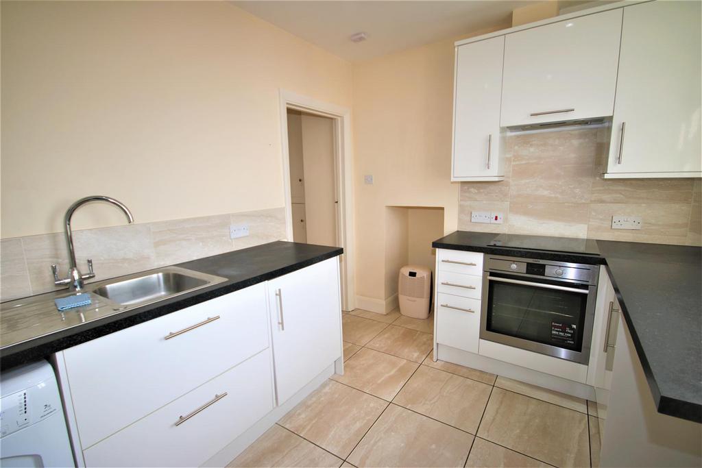 Recently fitted kitchen/diner: