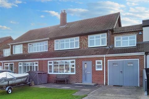 52 Beach Road, North Shields, NE30 2QT